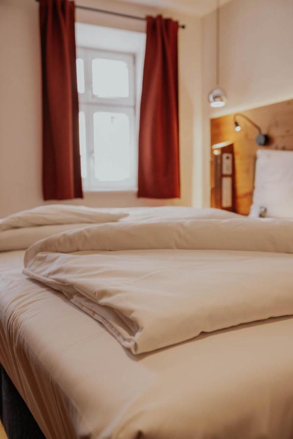 Altstadtmittehotel Sonne Dinkelsbuehl Ngoại thất bức ảnh